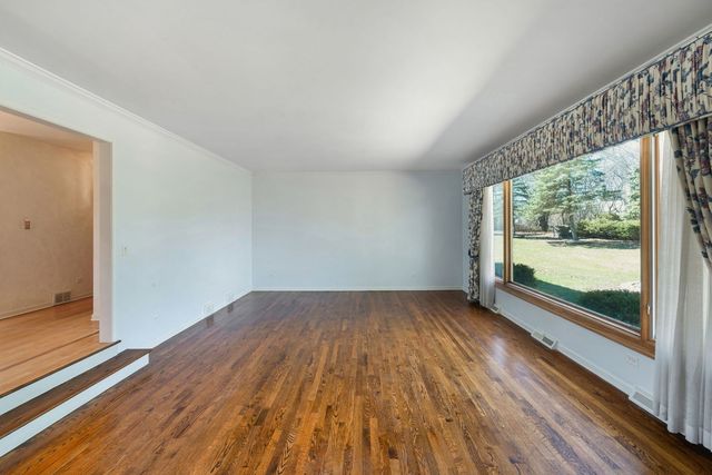 1449 S Shore Court, Barrington, IL 60010