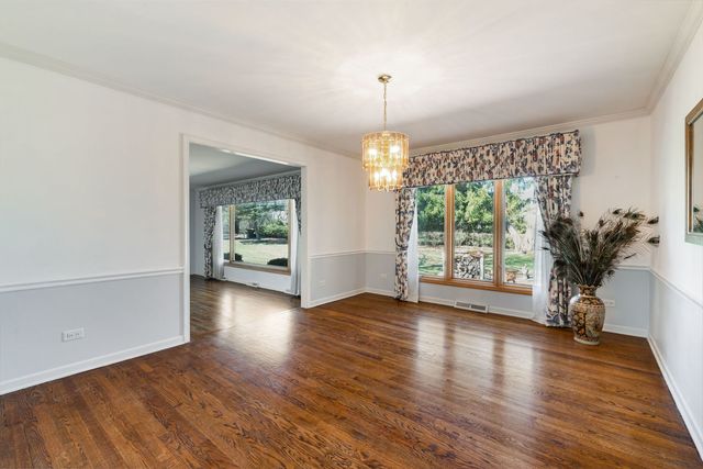 1449 S Shore Court, Barrington, IL 60010