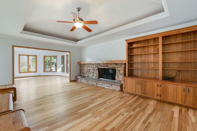 1449 S Shore Court, Barrington, IL 60010