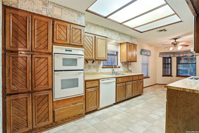 4523 Spotted Oak Woods, San Antonio, TX 78249