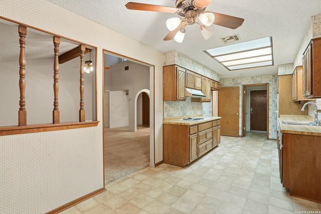 4523 Spotted Oak Woods, San Antonio, TX 78249