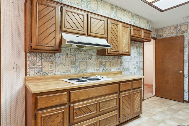 4523 Spotted Oak Woods, San Antonio, TX 78249