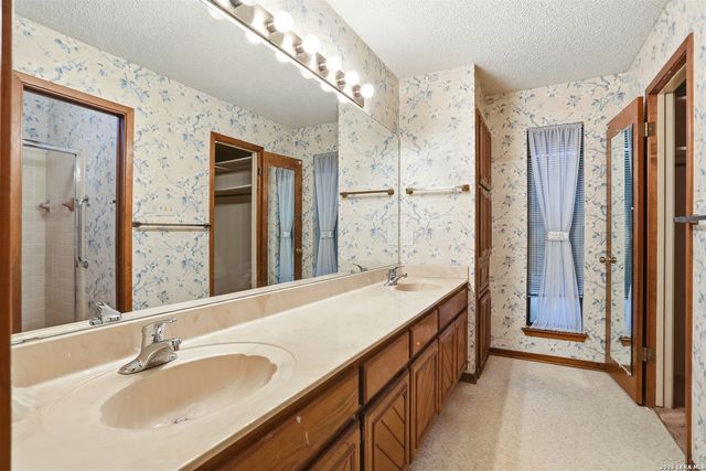 4523 Spotted Oak Woods, San Antonio, TX 78249