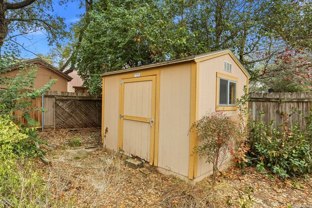 4523 Spotted Oak Woods, San Antonio, TX 78249