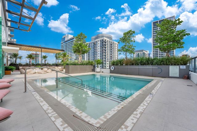 11 E 6th Street 2201, Miami, FL 33132