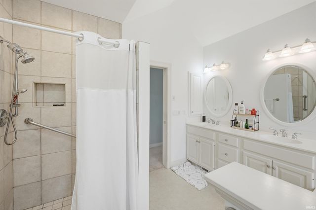 12030 Sycamore Lakes Court, Fort Wayne, IN 46814