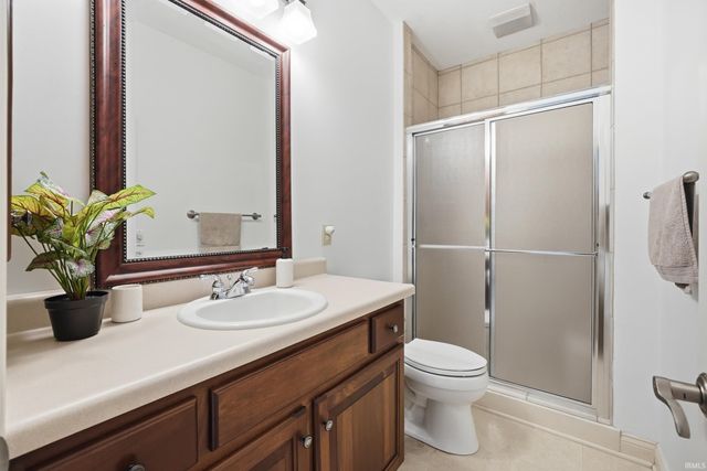 12030 Sycamore Lakes Court, Fort Wayne, IN 46814