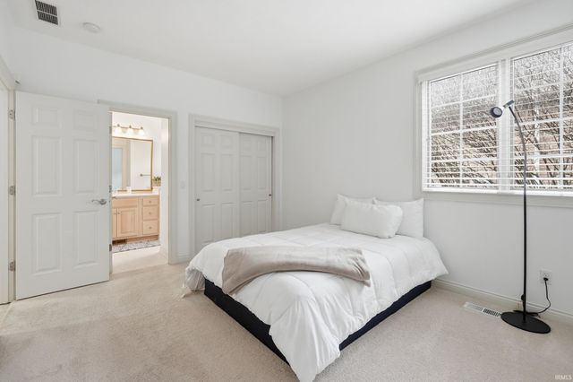 12030 Sycamore Lakes Court, Fort Wayne, IN 46814