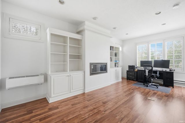 12030 Sycamore Lakes Court, Fort Wayne, IN 46814