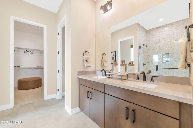 10118 E TESLA Avenue, Mesa, AZ 85212