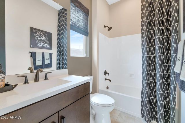 10118 E TESLA Avenue, Mesa, AZ 85212