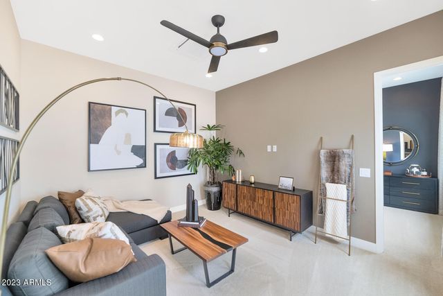 10118 E TESLA Avenue, Mesa, AZ 85212