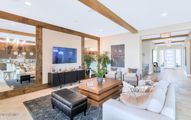 10118 E TESLA Avenue, Mesa, AZ 85212