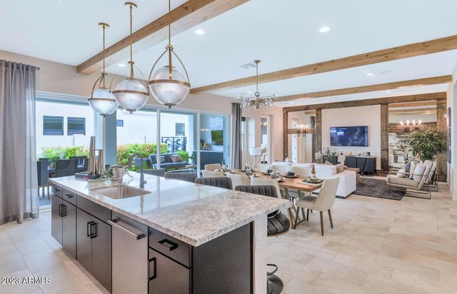 10118 E TESLA Avenue, Mesa, AZ 85212