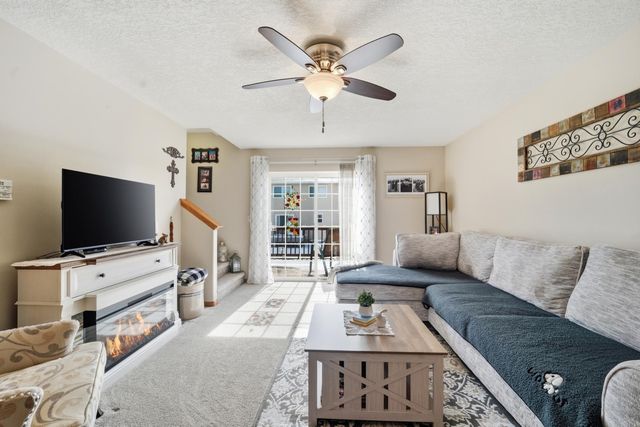 1312 Lois Lane, Waterloo, IA 50702