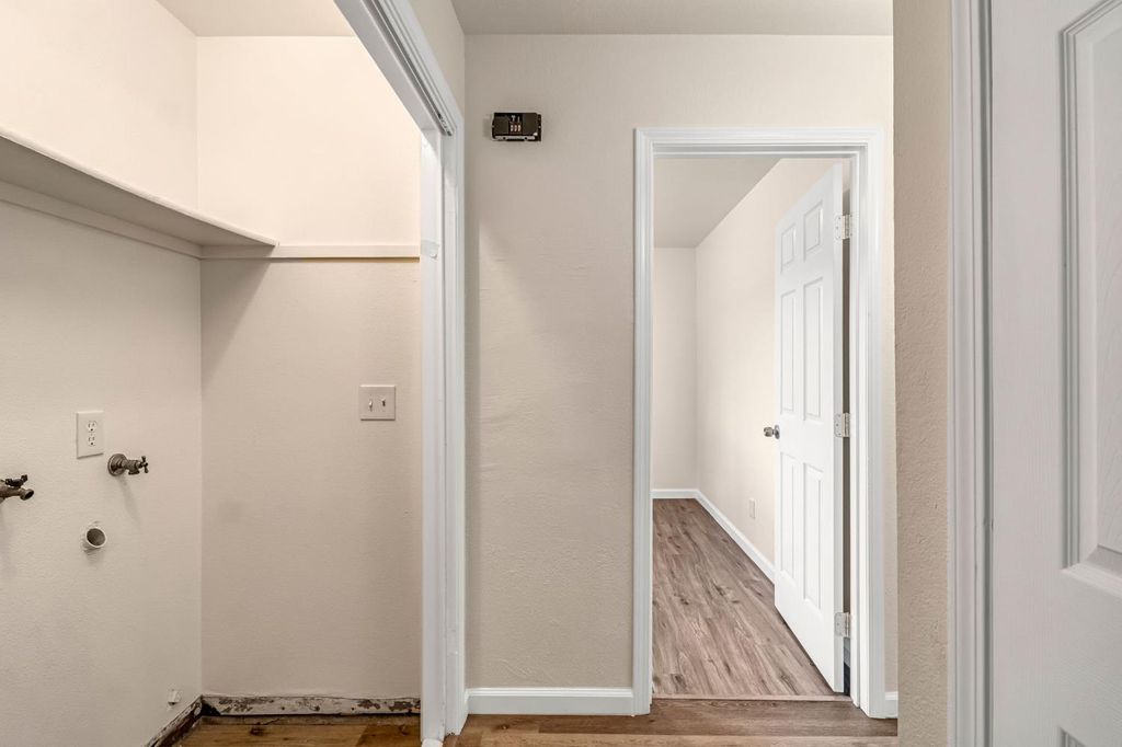 Image 14 of property listing at 1595 N Pleasant Avenue # 101, Fresno, CA 93728