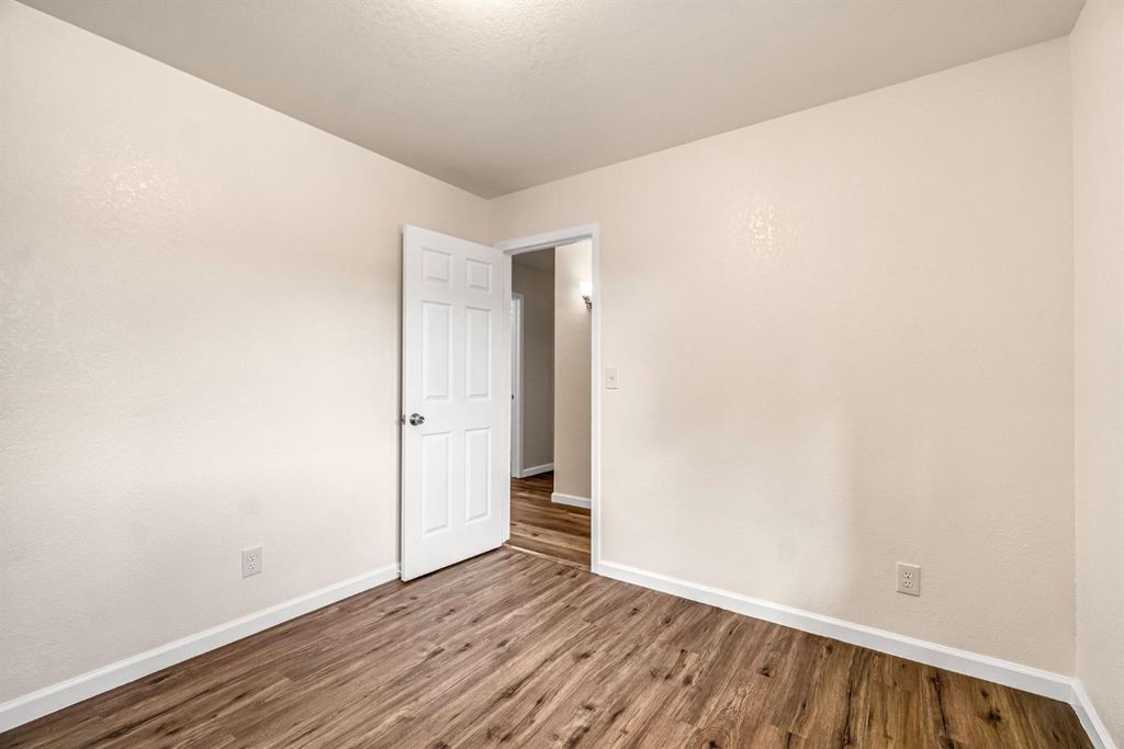 Image 16 of property listing at 1595 N Pleasant Avenue # 101, Fresno, CA 93728
