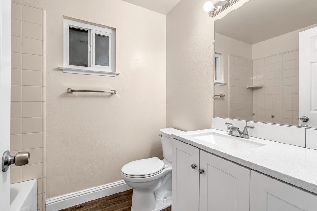 Image 19 of property listing at 1595 N Pleasant Avenue # 101, Fresno, CA 93728