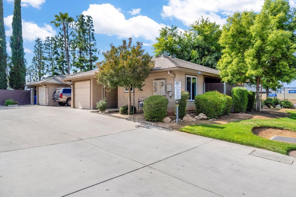 Image 2 of property listing at 1595 N Pleasant Avenue # 101, Fresno, CA 93728