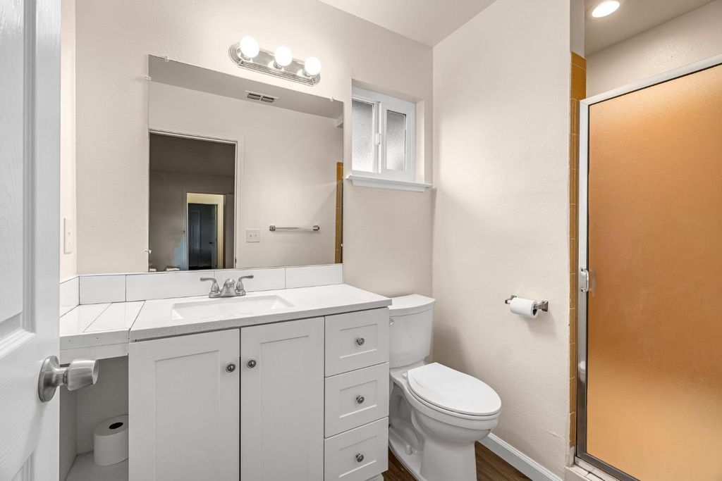 Image 23 of property listing at 1595 N Pleasant Avenue # 101, Fresno, CA 93728