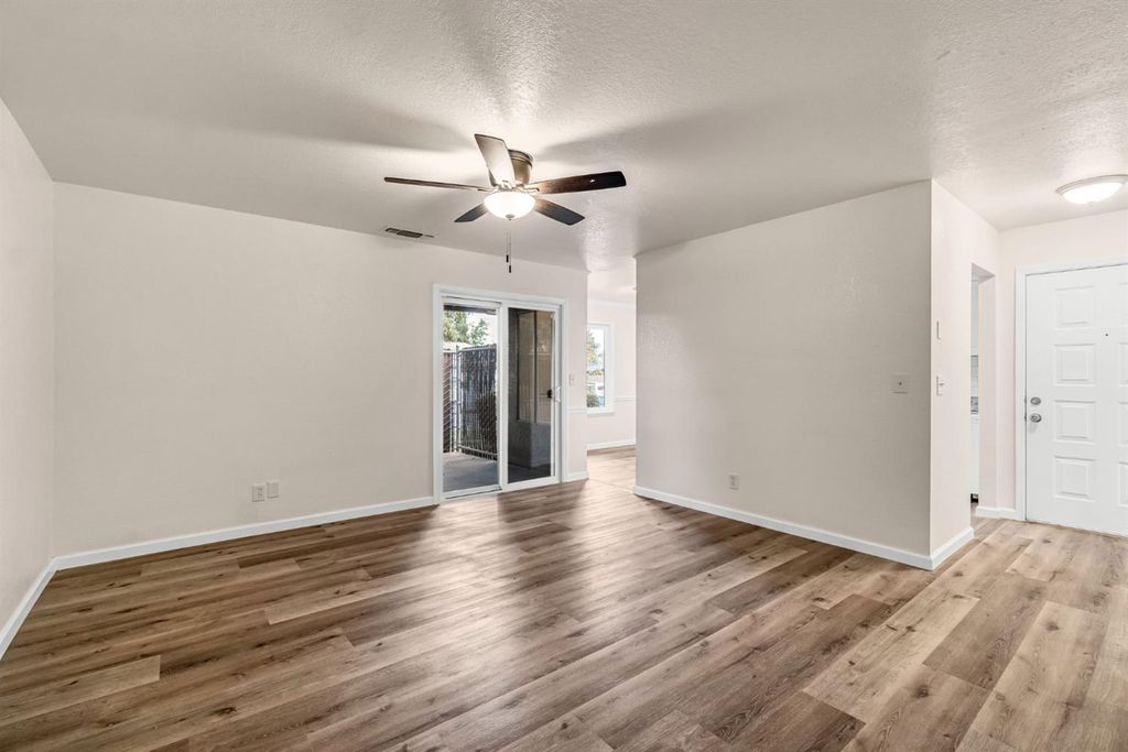 Image 6 of property listing at 1595 N Pleasant Avenue # 101, Fresno, CA 93728