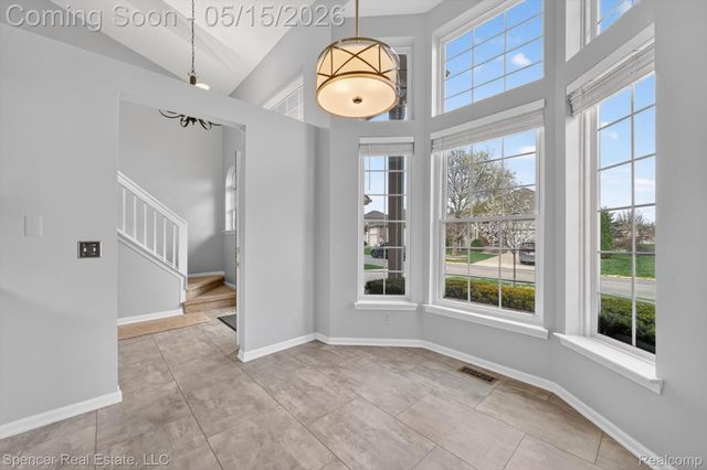 3141 Bridlewood Drive, Oakland Charter Township, MI 48306