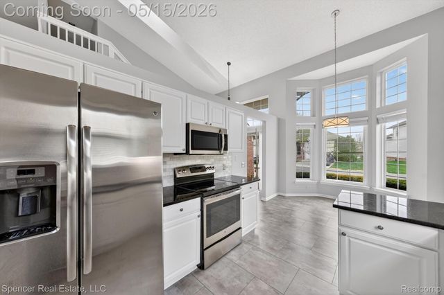 3141 Bridlewood Drive, Oakland Charter Township, MI 48306
