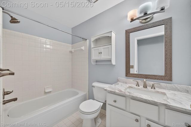 3141 Bridlewood Drive, Oakland Charter Township, MI 48306