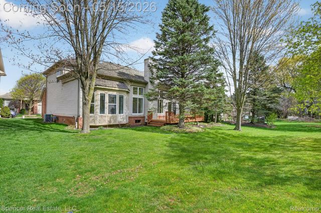 3141 Bridlewood Drive, Oakland Charter Township, MI 48306