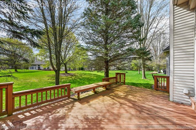 3141 Bridlewood Drive, Oakland Charter Township, MI 48306