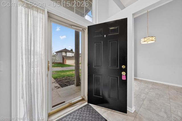 3141 Bridlewood Drive, Oakland Charter Township, MI 48306