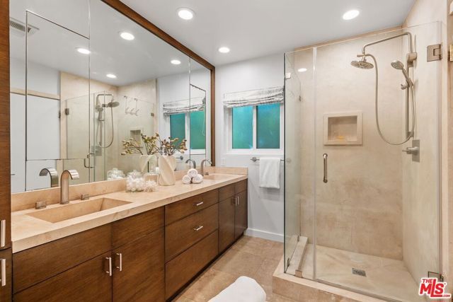 15831 Tobin Way, Sherman Oaks, CA 91403