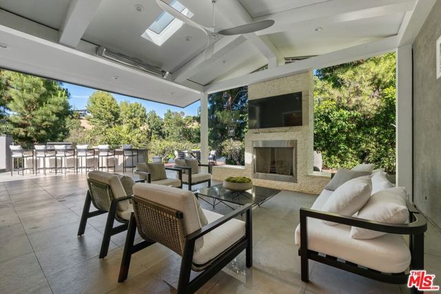 15831 Tobin Way, Sherman Oaks, CA 91403