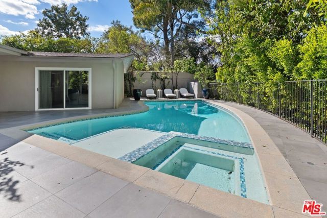 15831 Tobin Way, Sherman Oaks, CA 91403