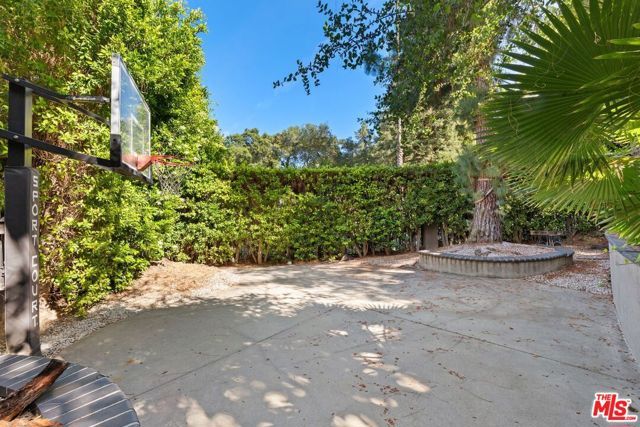 15831 Tobin Way, Sherman Oaks, CA 91403