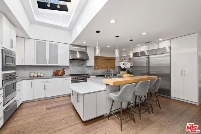 15831 Tobin Way, Sherman Oaks, CA 91403
