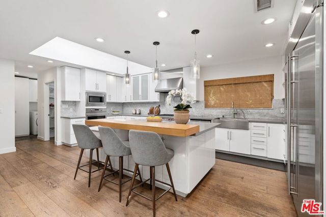 15831 Tobin Way, Sherman Oaks, CA 91403