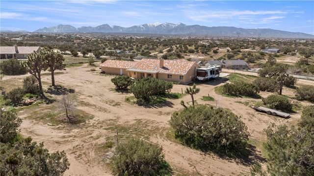 8755 Lilac Road, Oak Hills, CA 92344