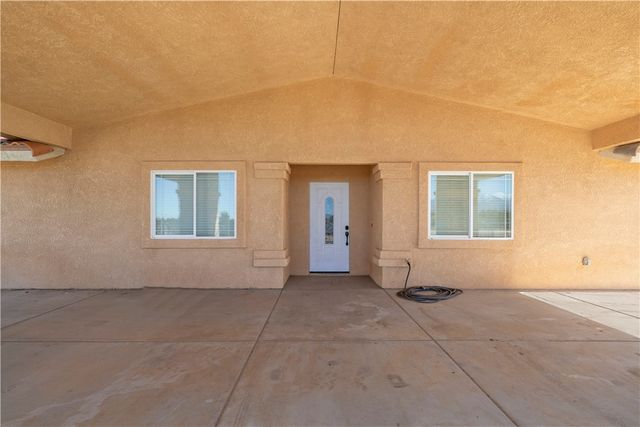 8755 Lilac Road, Oak Hills, CA 92344