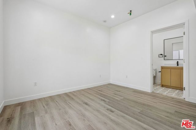 1434 Beverwil Drive 2, Los Angeles, CA 90035
