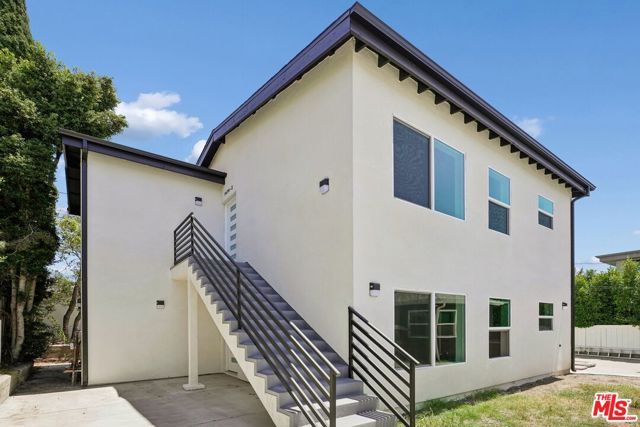 1434 Beverwil Drive 2, Los Angeles, CA 90035