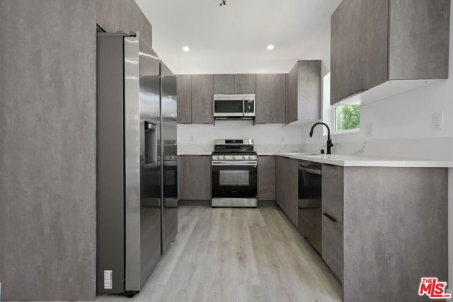 1434 Beverwil Drive 2, Los Angeles, CA 90035