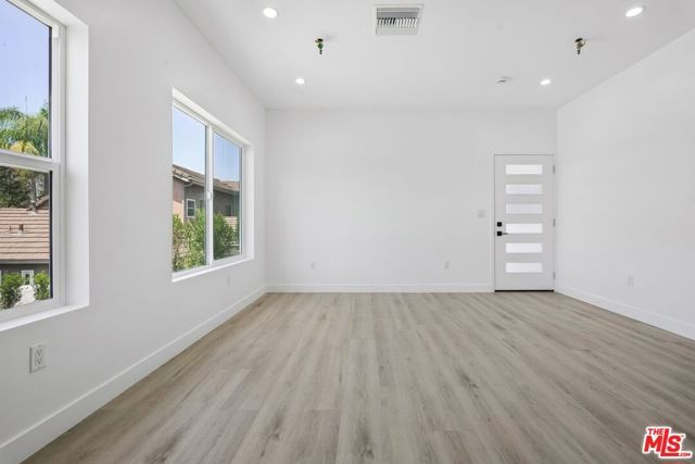 1434 Beverwil Drive 2, Los Angeles, CA 90035