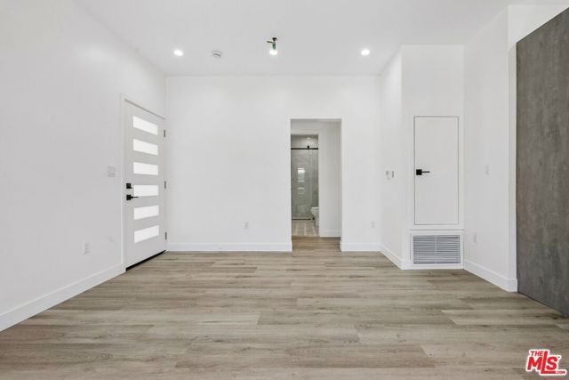 1434 Beverwil Drive 2, Los Angeles, CA 90035