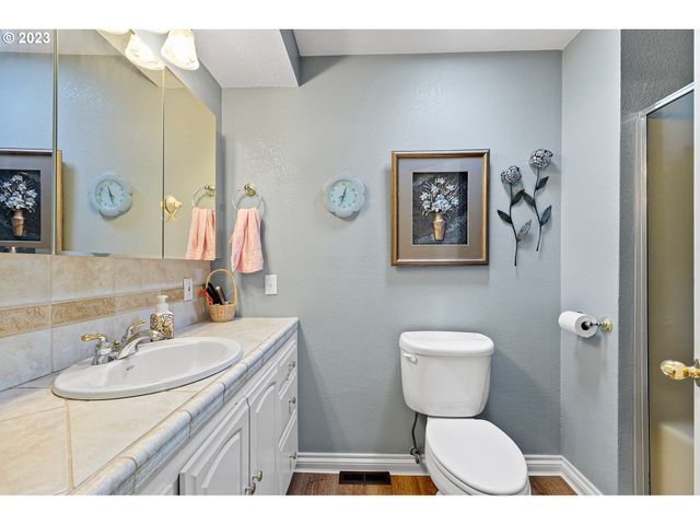 530 MORELAND Ave, Drain, OR 97435