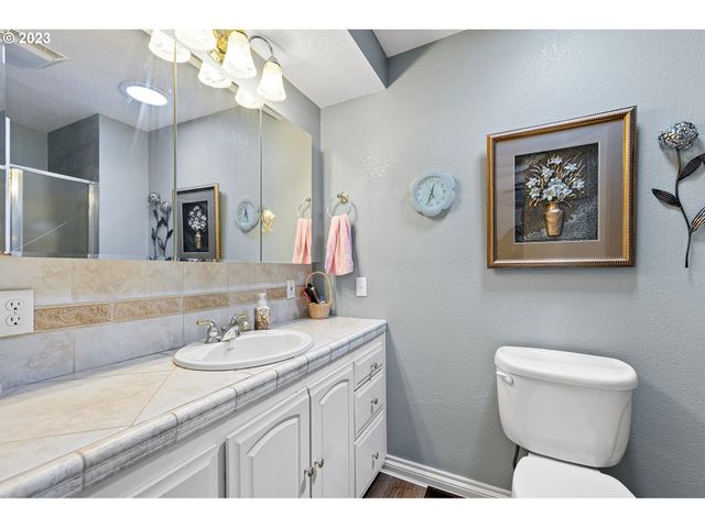 530 MORELAND Ave, Drain, OR 97435