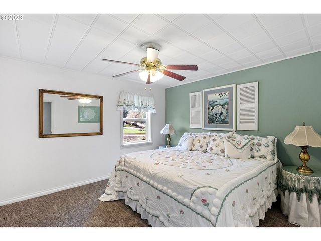 530 MORELAND Ave, Drain, OR 97435