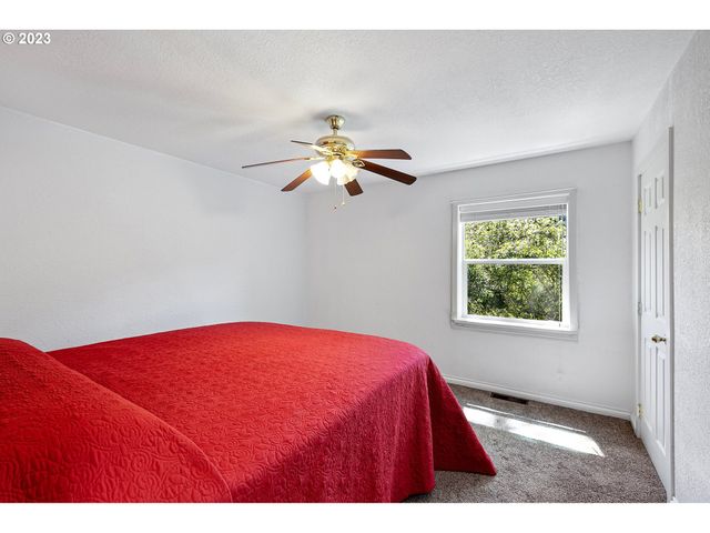 530 MORELAND Ave, Drain, OR 97435