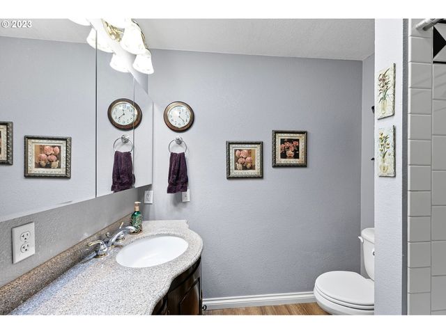 530 MORELAND Ave, Drain, OR 97435