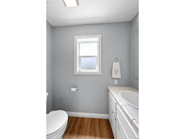 530 MORELAND Ave, Drain, OR 97435